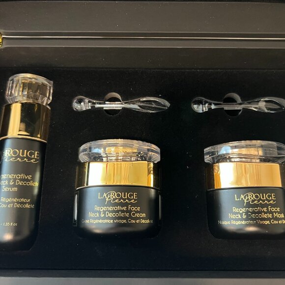 La Rouge Obsidian Collection Skincare Set - Picture 3 of 8